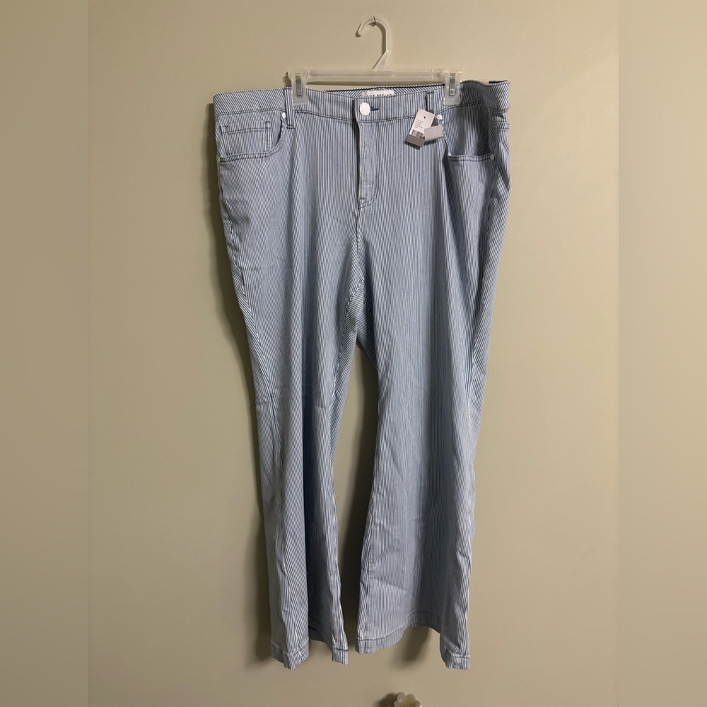 Lane Bryant Signature Fit Flare Pants Railroad Stripe Size 22P New Blue White